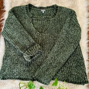 Knit Army green sweater